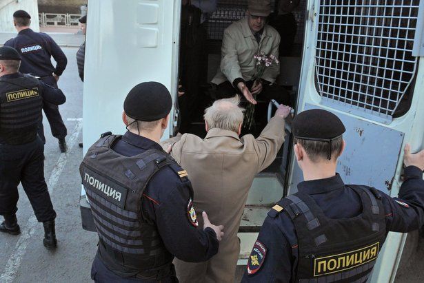 В несогласованной акции в центре столицы участвуют около 3,5 тыс человек