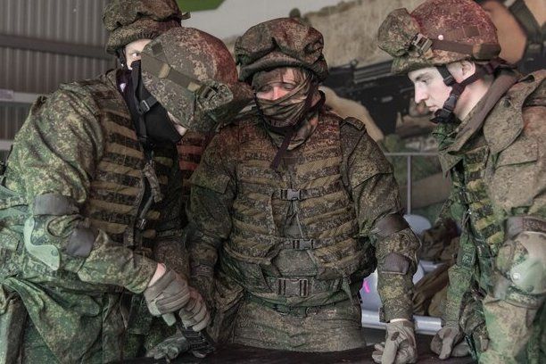 Будущие контрактники рассказали, что идут служить в зону СВО, чтобы защитить детей