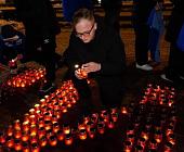 Активисты Зеленограда выложили слово «Помним» из 1,5 тысяч свечей
