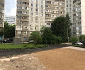 Обновленные детские площадки у корпусов 107-109 будут с разным покрытием