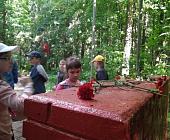 Юные зеленоградцы провели линейку памяти в районе Матушкино