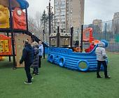 Депутаты муниципального округа Матушкино провели приемку лифтового оборудования и осмотрели детские и спортивные площадки