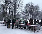 Зеленоградцы пришли в Никольский храм за святой водой в Крещенский сочельник