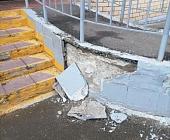 У подъезда № 2 корпуса 126 приведены в порядок крыльцо и спуск с пандуса