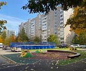 Зона отдыха на Березовой аллее пополняется новым спортивным и игровым оборудованием